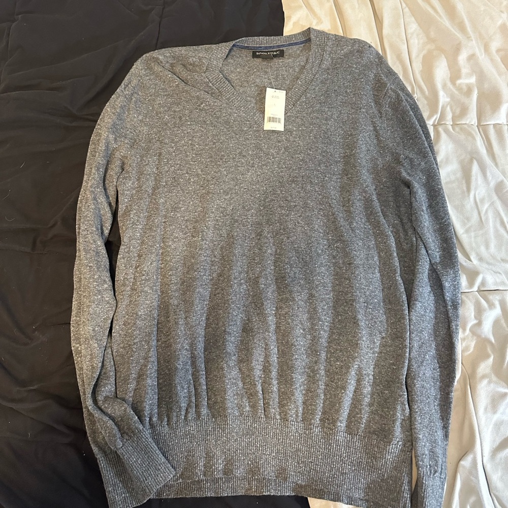 Banna Republic men’s sweater